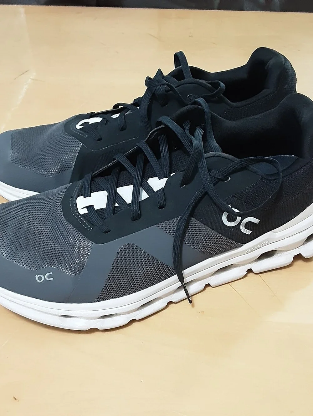 ON Cloudrunner Running Shoes 10.5